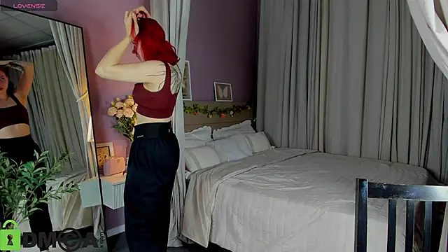 Snapshot of Miss_you_kiss chatting on February 12, 1:11 am Miss you kiss online show from February 12, 1:11 am