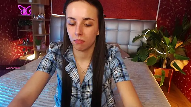 AuroraAksnesss online show from February 11, 3:18 pm