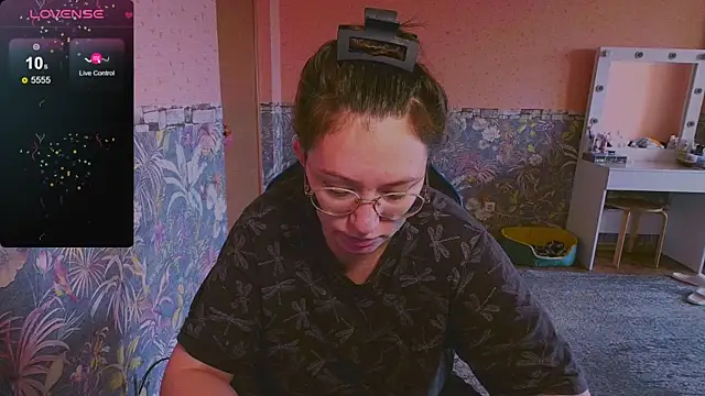 Snapshot of Chloe_strip chatting on September 27, 2:49 am Chloe strip online show from September 27, 2:49 am