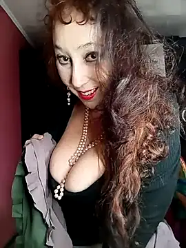 Snapshot of GypsyEsmeralda chatting on March 2, 11:18 am GypsyEsmeralda online show from March 2, 11:18 am