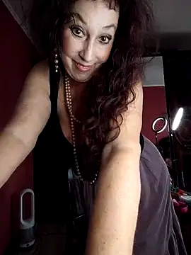 Snapshot of GypsyEsmeralda chatting on September 18, 5:53 am GypsyEsmeralda online show from September 18, 5:53 am