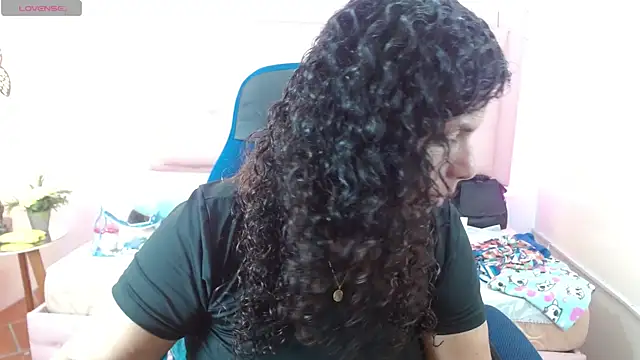 Snapshot of sila_bolum chatting on June 3, 6:57 pm sila bolum online show from June 3, 6:57 pm