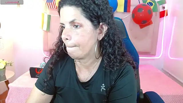 Snapshot of sila_bolum chatting on June 25, 6:23 pm sila bolum online show from June 25, 6:23 pm