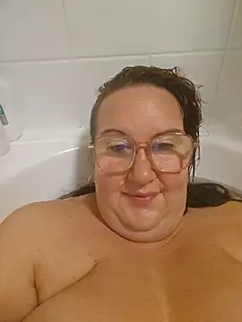 Snapshot of Bekahblows chatting on October 31, 10:44 pm Bekahblows online show from October 31, 10:44 pm