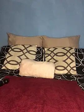 NunuBerry16 online show from January 5, 6:45 pm