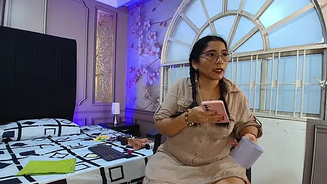 mature bigass   online show from December 17, 11:38 am