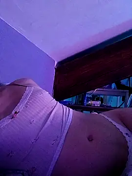 Snapshot of trannyfrench422 chatting on September 11, 11:27 pm trannyfrench422 online show from September 11, 11:27 pm