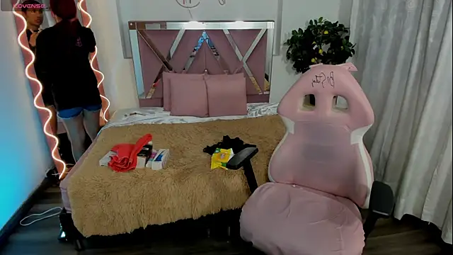 Snapshot of Daphnne_tay chatting on February 5, 3:13 am Daphnne tay online show from February 5, 3:13 am