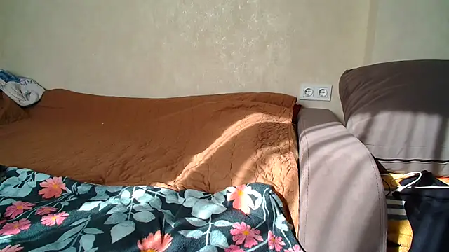 Brionia online show from March 15, 7:14 am