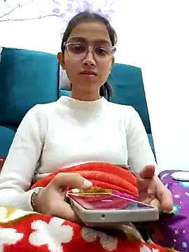 Snapshot of Aleena_Rai chatting on December 6, 7:34 pm Aleena Rai online show from December 6, 7:34 pm