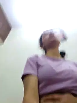 Snapshot of Aleena_Rai chatting on March 5, 7:17 pm Aleena Rai online show from March 5, 7:17 pm