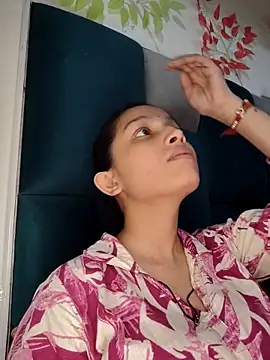 Snapshot of Aleena_Rai chatting on September 13, 6:08 pm Aleena Rai online show from September 13, 6:08 pm