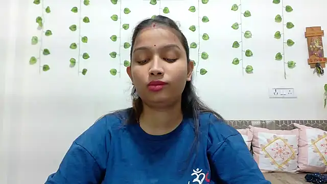 Snapshot of Aleena_Rai chatting on November 1, 6:43 pm Aleena Rai online show from November 1, 6:43 pm