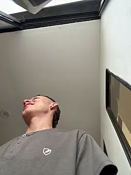 Snapshot of Daddyrich_632 chatting on February 23, 9:34 pm Daddyrich 632 online show from February 23, 9:34 pm