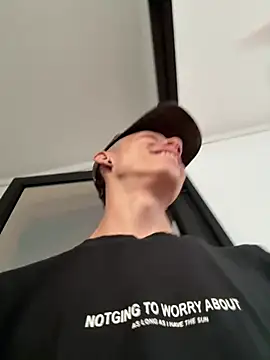 Snapshot of Daddyrich_632 chatting on March 2, 11:28 am Daddyrich 632 online show from March 2, 11:28 am