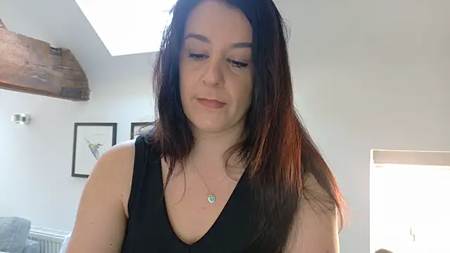 flatwhite0 online show from April 24, 8:50 am