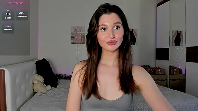 Snapshot of tender_babyy chatting on December 25, 2:23 pm tender babyy online show from December 25, 2:23 pm