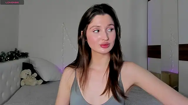 Snapshot of tender_babyy chatting on December 26, 2:16 pm tender babyy online show from December 26, 2:16 pm