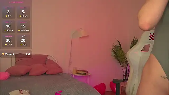 Snapshot of tender_babyy chatting on February 21, 11:11 am tender babyy online show from February 21, 11:11 am