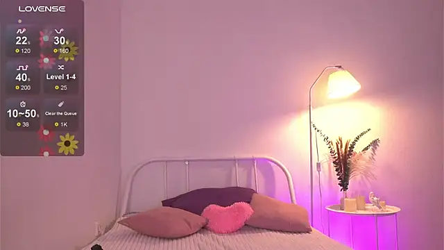 Snapshot of tender_babyy chatting on October 7, 12:46 pm tender babyy online show from October 7, 12:46 pm