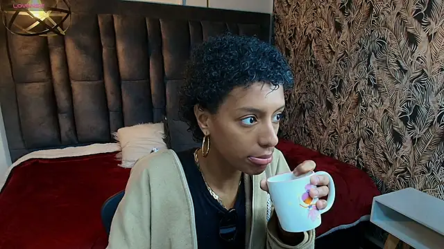 Snapshot of Zia_Green chatting on May 22, 1:06 pm Zia Green online show from May 22, 1:06 pm