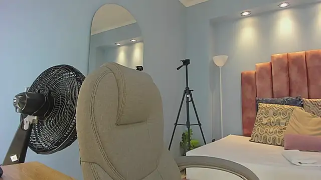 Snapshot of lou_rosse_ chatting on July 21, 7:27 pm lou rosse online show from July 21, 7:27 pm