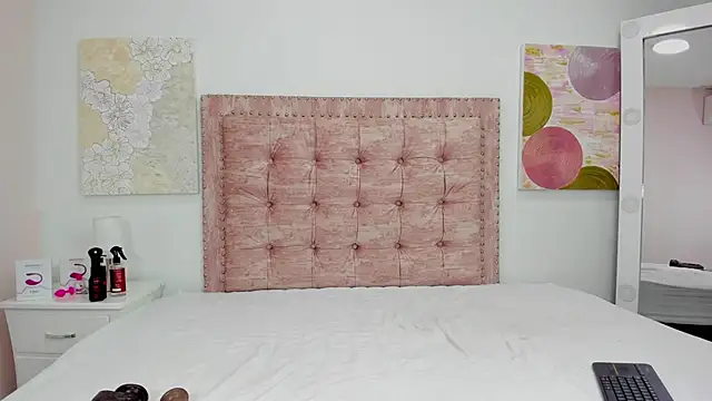 Snapshot of HayleyMarshall_ chatting on December 13, 9:41 pm HayleyMarshall online show from December 13, 9:41 pm