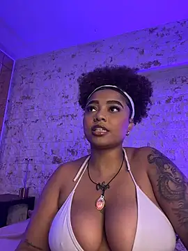 Snapshot of pamela_west chatting on June 5, 7:52 pm pamela west online show from June 5, 7:52 pm