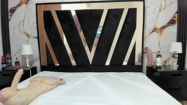 KarinaSimonz online show from March 1, 8:00 pm