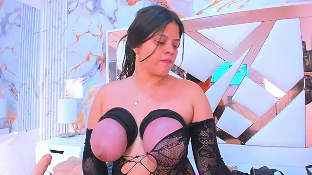 Snapshot of KarinaSimonz chatting on April 24, 10:34 pm KarinaSimonz online show from April 24, 10:34 pm
