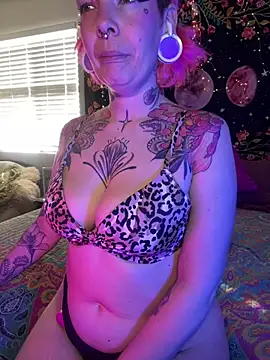 GoldieBakeman online show from February 7, 5:07 pm