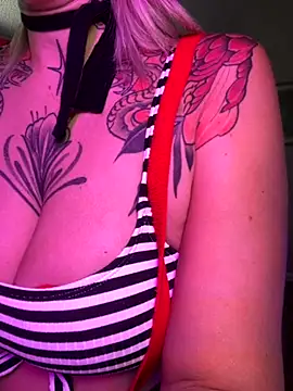 GoldieBakeman online show from October 27, 6:01 pm