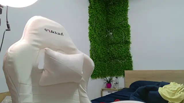 Lorennameliyy online show from March 22, 8:04 pm