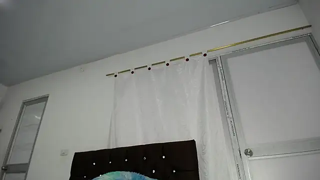 Sweet hot mia online show from February 21, 1:56 pm