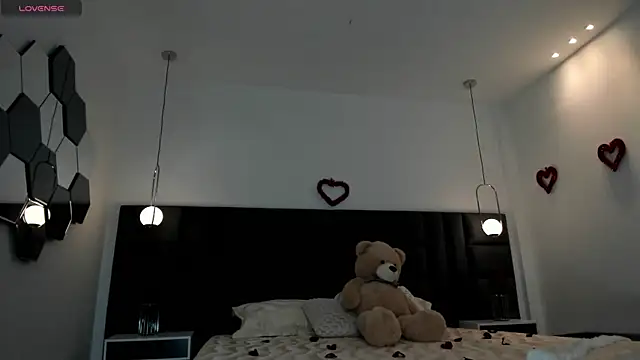 KatieNolan 1 online show from February 14, 6:40 pm