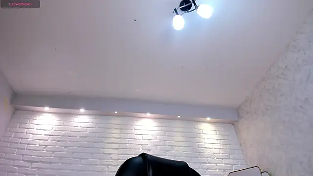 KatieNolan 1 online show from November 25, 6:30 pm