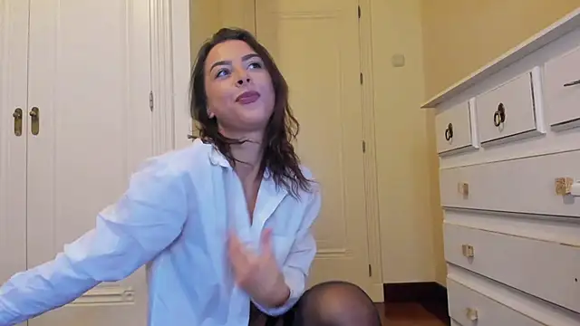 nycole new online show from February 22, 8:51 pm