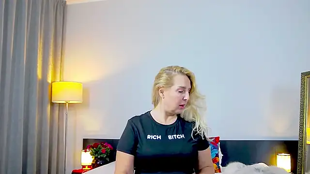 MariaRichi  online show from March 1, 4:00 pm