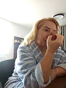 MariaRichi  online show from March 6, 7:25 am