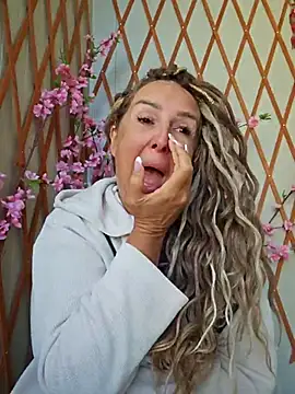 MariaRichi  online show from October 6, 6:44 am