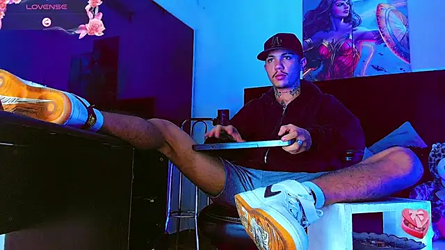 HannibalLester online show from January 18, 5:17 pm