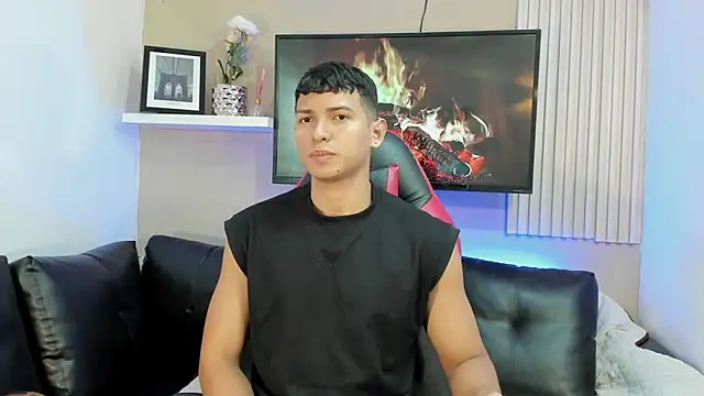 yei-sant online show from December 1, 11:43 pm