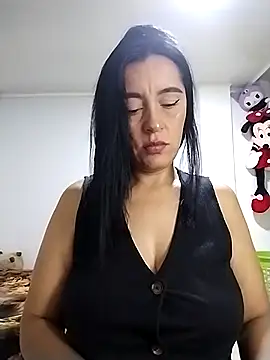 hailey85 online show from February 4, 11:42 pm