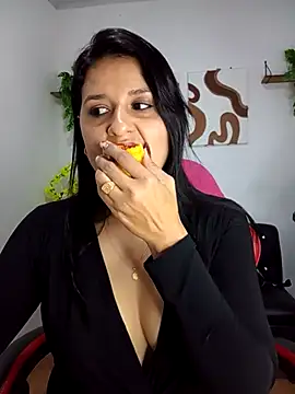 elena jonees online show from March 13, 8:15 pm