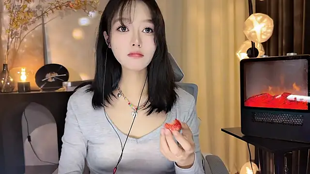 xiaodaibabyy online show from December 28, 1:06 pm