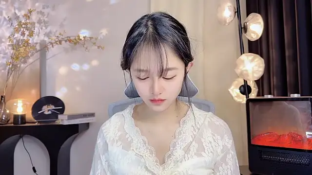 xiaodaibabyy online show from January 11, 12:29 pm