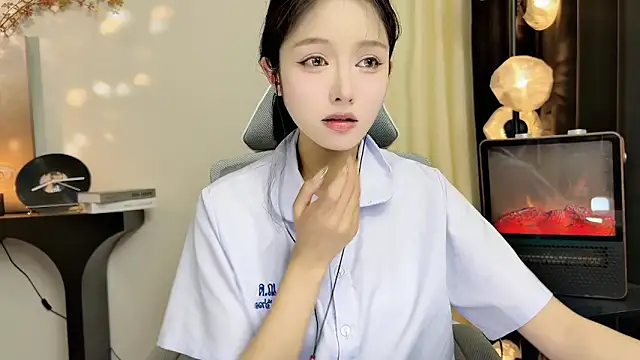 xiaodaibabyy online show from February 5, 2:05 pm