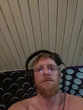 Snapshot of luv2cum7491 chatting on February 5, 12:53 am luv2cum7491 online show from February 5, 12:53 am