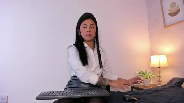 Caroline dh online show from May 29, 11:41 am
