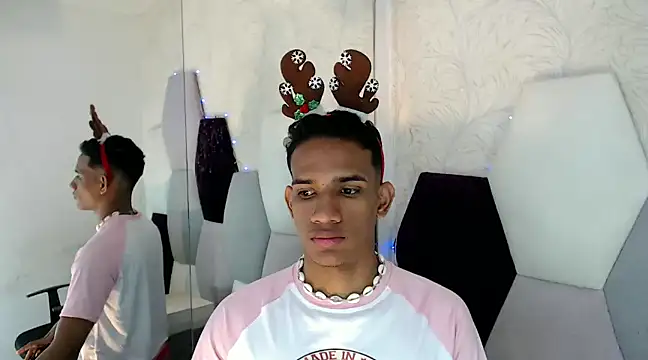 AbrahanBratz online show from December 9, 2:49 pm